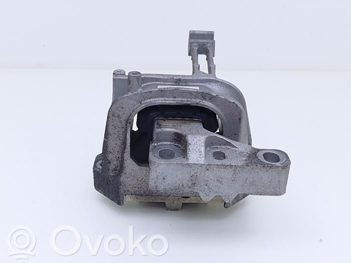 Volkswagen Polo VI Engine mount bracket 