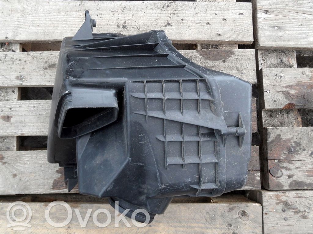 BMW 1 E81 E87 Air filter box 