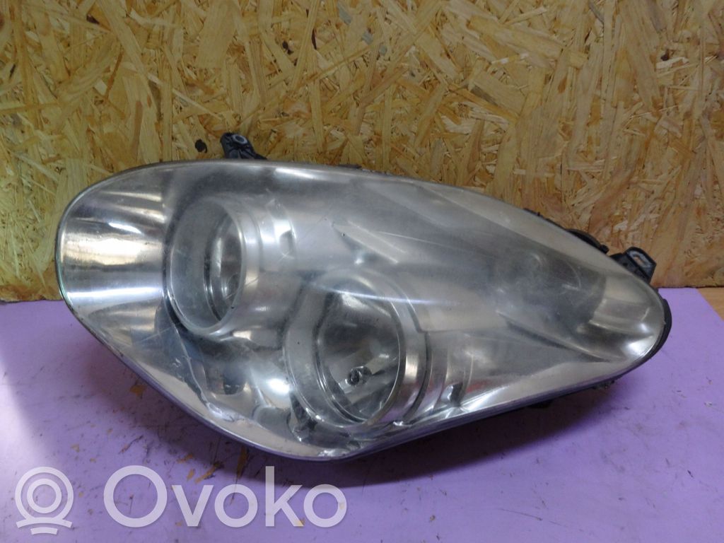Opel Combo D Phare frontale 