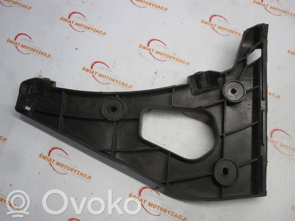 Rear bumper mounting bracket   8X0807378