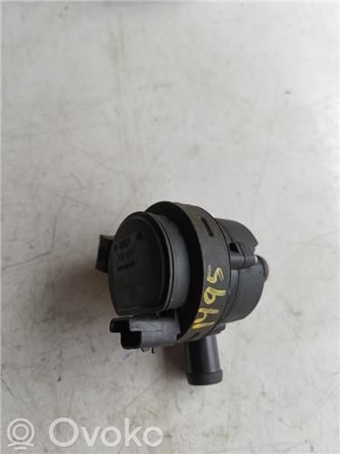 Renault Sandero I Pompe de circulation d'eau 