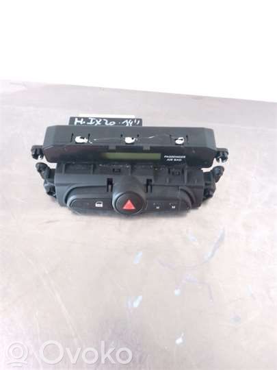 Hyundai ix20 Hätävilkkujen kytkin 