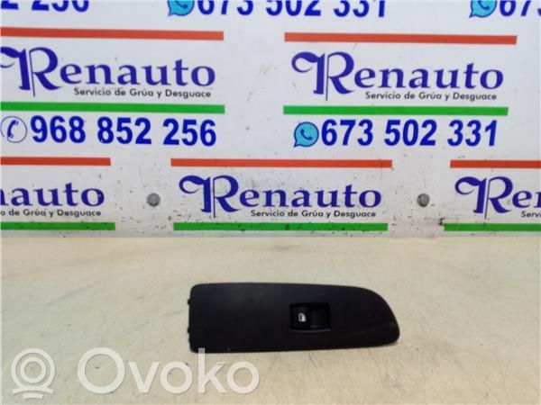 BMW 1 E82 E88 Electric window control switch 