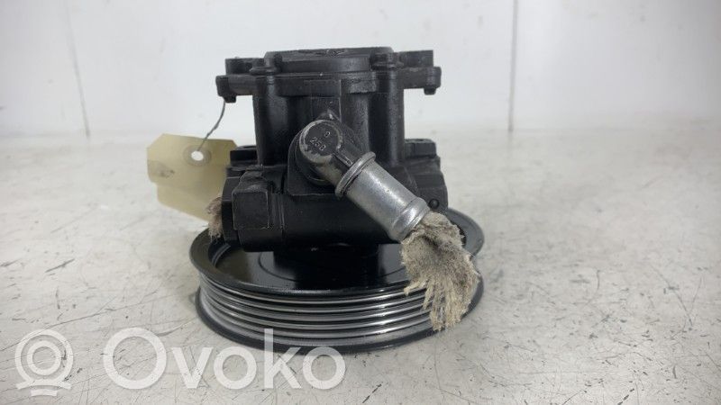 BMW 3 E36 Power steering pump 