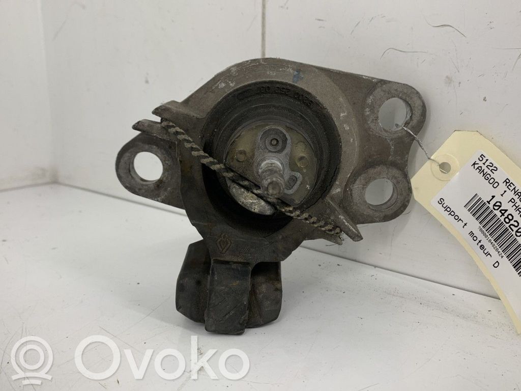 Renault Kangoo I Engine mount bracket 