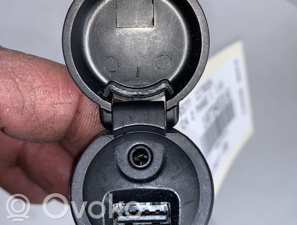 Enchufe conector USB   96645227ZD