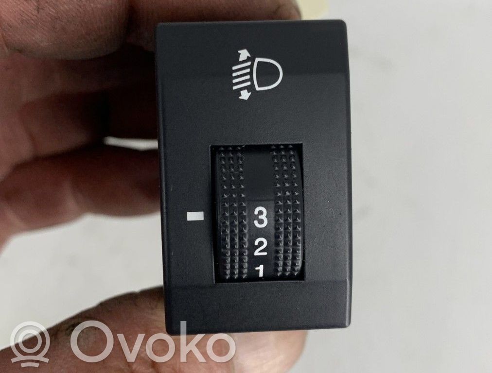 KIA Sorento Headlight level height control switch 