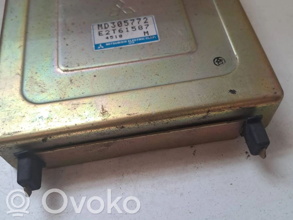 Engine control unit/module ECU   MD305772,4510,E2T61587