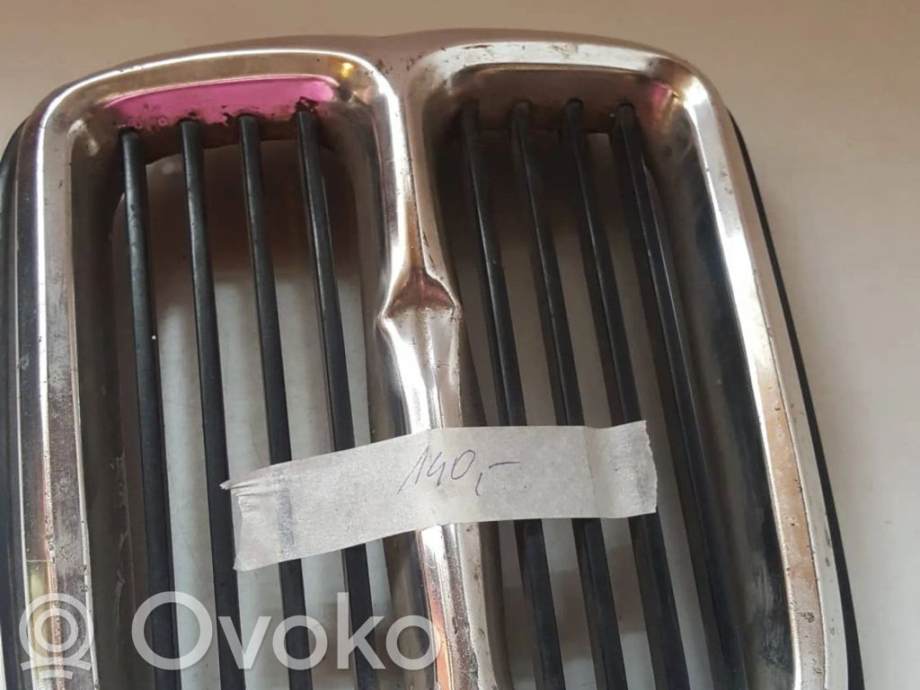 BMW 3 E21 Priekšējais režģis 