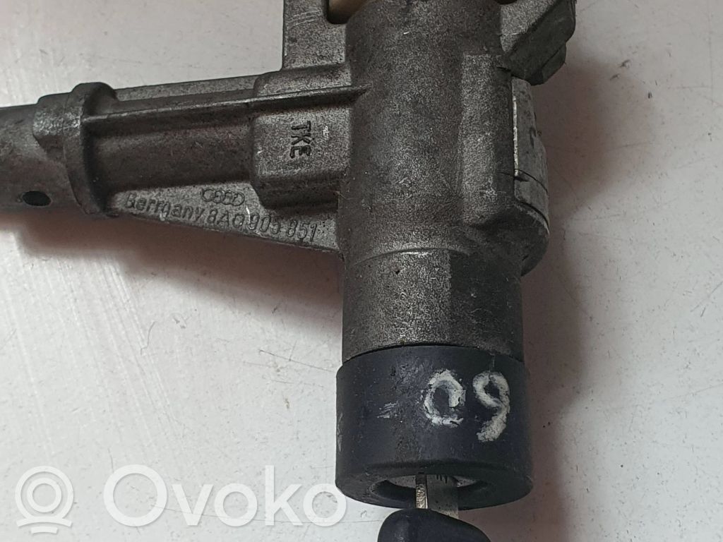 Audi 80 90 S2 B4 Užvedimo spynelė 