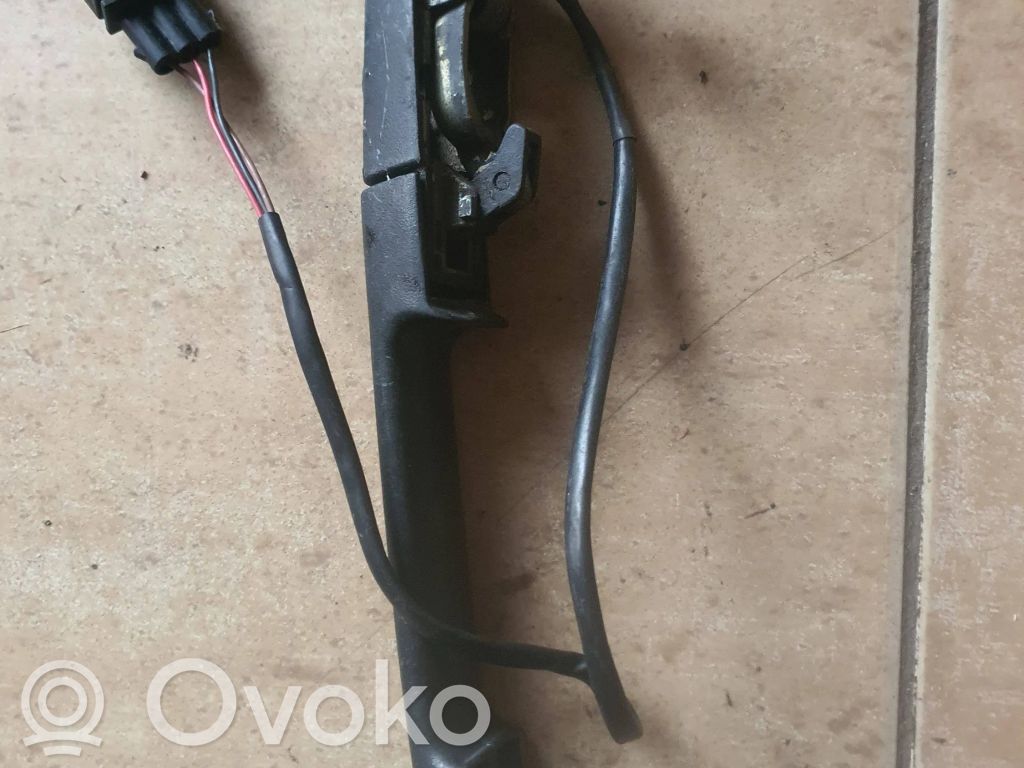 Volkswagen PASSAT B3 Klamka zewnętrzna drzwi przednich 