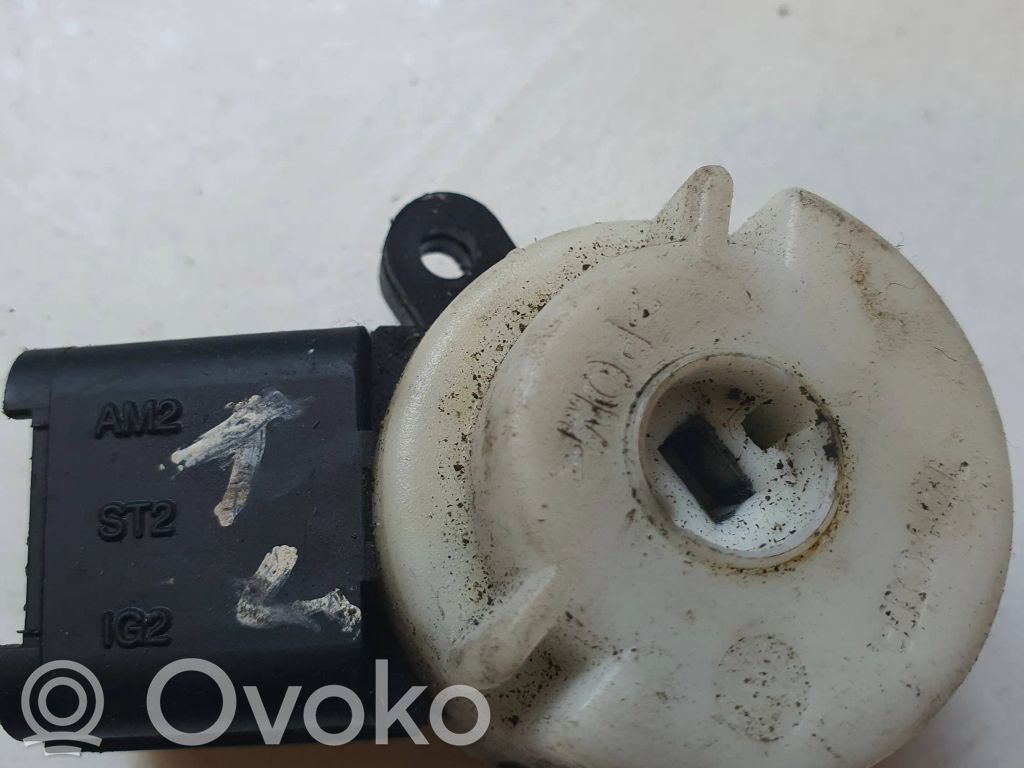 Toyota Avensis T220 Aizdedzes slēdža kontakti 