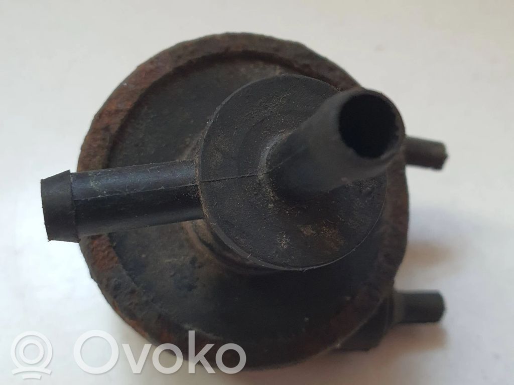 Audi 100 S4 C4 Válvula de vacío (Usadas) 