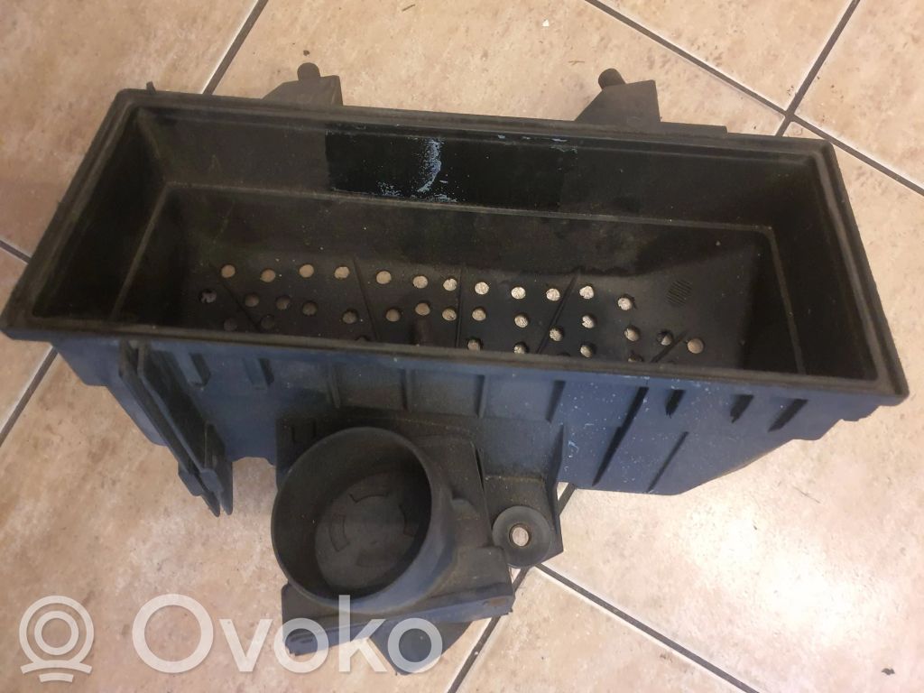 Audi 80 90 S2 B4 Obudowa filtra powietrza 