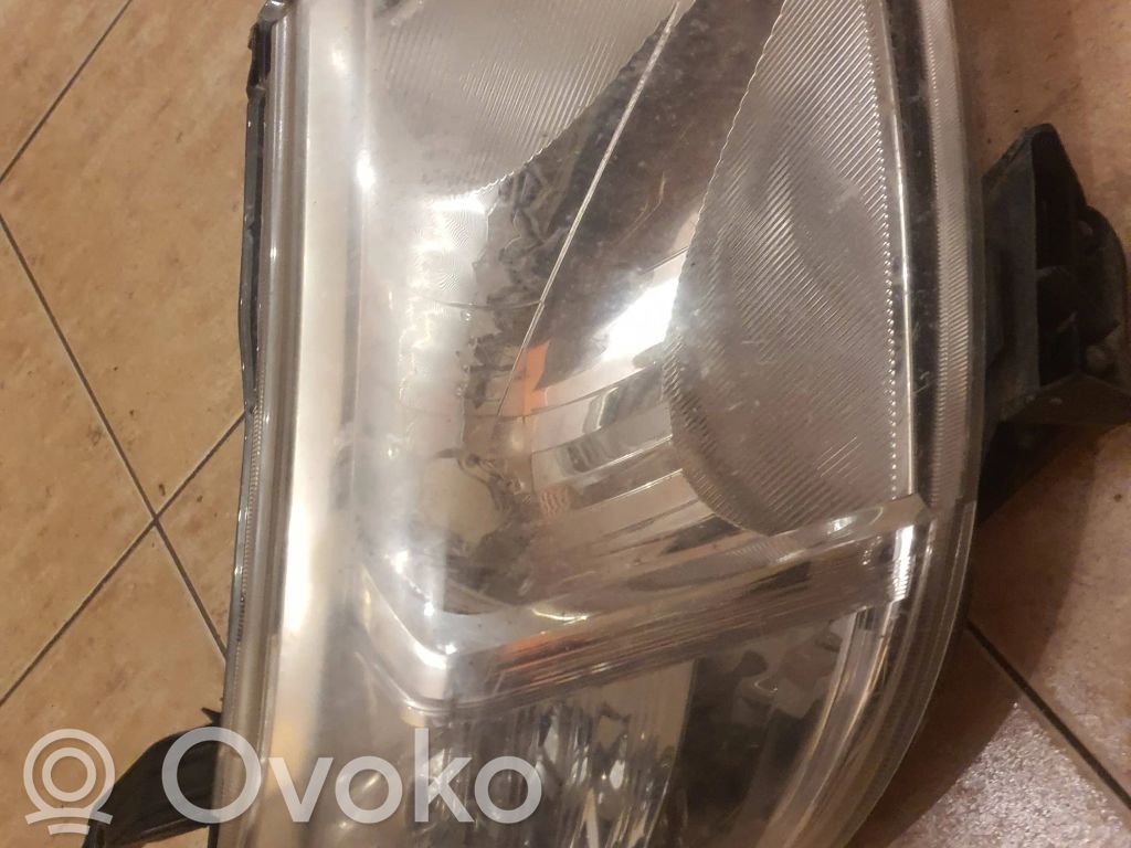 Toyota Hilux (AN10, AN20, AN30) Lampa przednia 