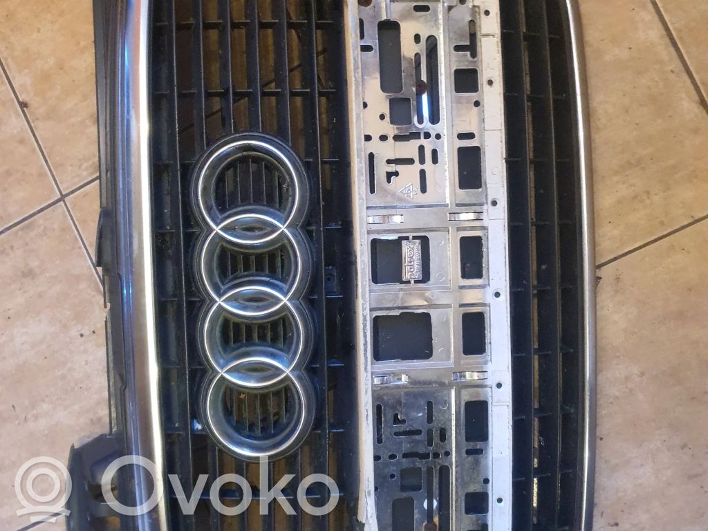 Audi A4 S4 B7 8E 8H Etusäleikkö 