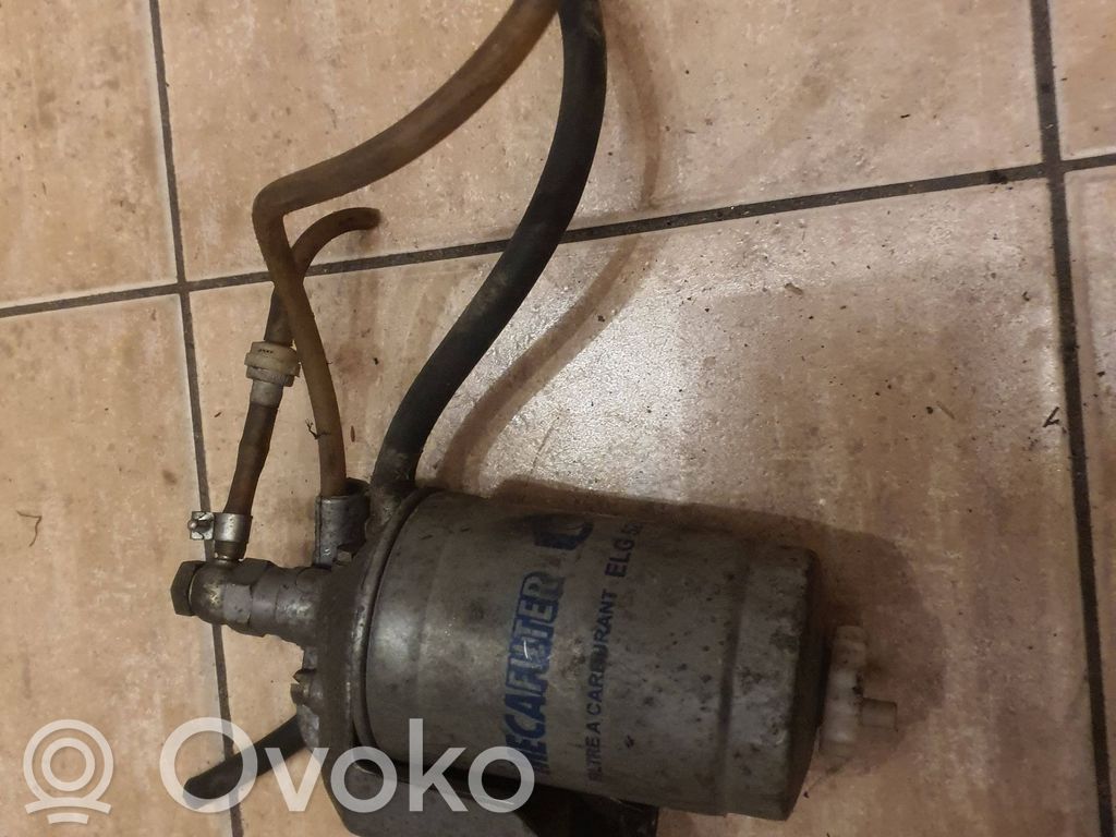 Audi 100 S4 C4 Staffa/supporto di montaggio del filtro carburante 