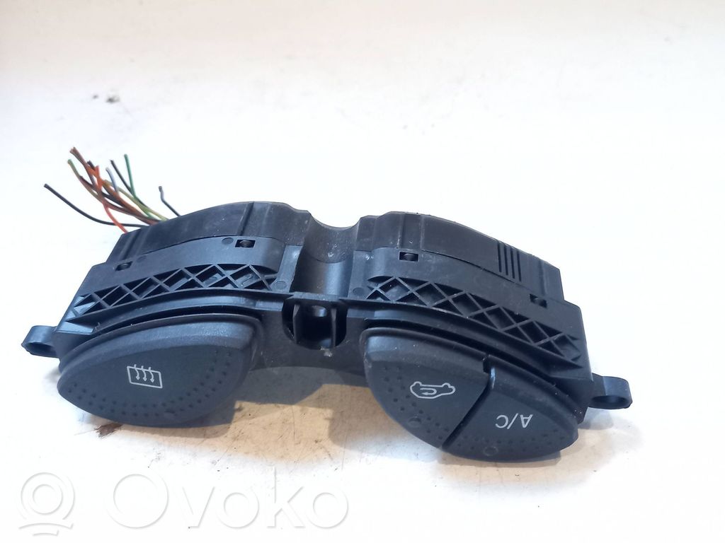 Ford Focus Przycisk / Przełącznik ogrzewania szyby przedniej / czołowej 
