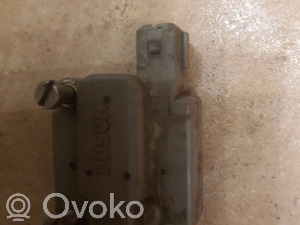 Audi 100 200 5000 C3 Regulator presiune combustibil 