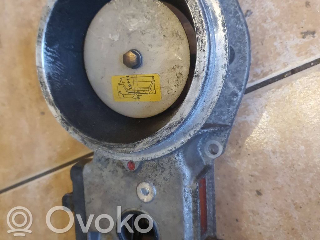 Audi 80 90 B3 Fuel distributor 
