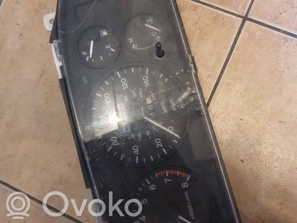 Mazda 323 F Vitezometru (grup de instrumente) 
