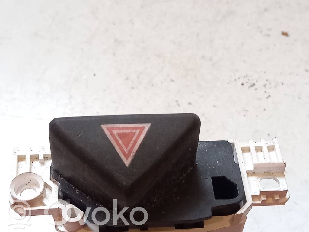 Ford Focus Hazard light switch 