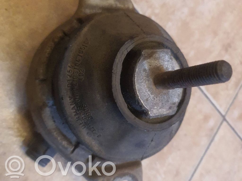 Audi 100 S4 C4 Engine mount bracket 