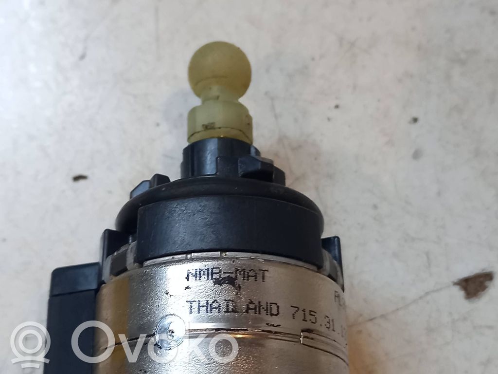 Volvo C30 Motor reglare nivel far 