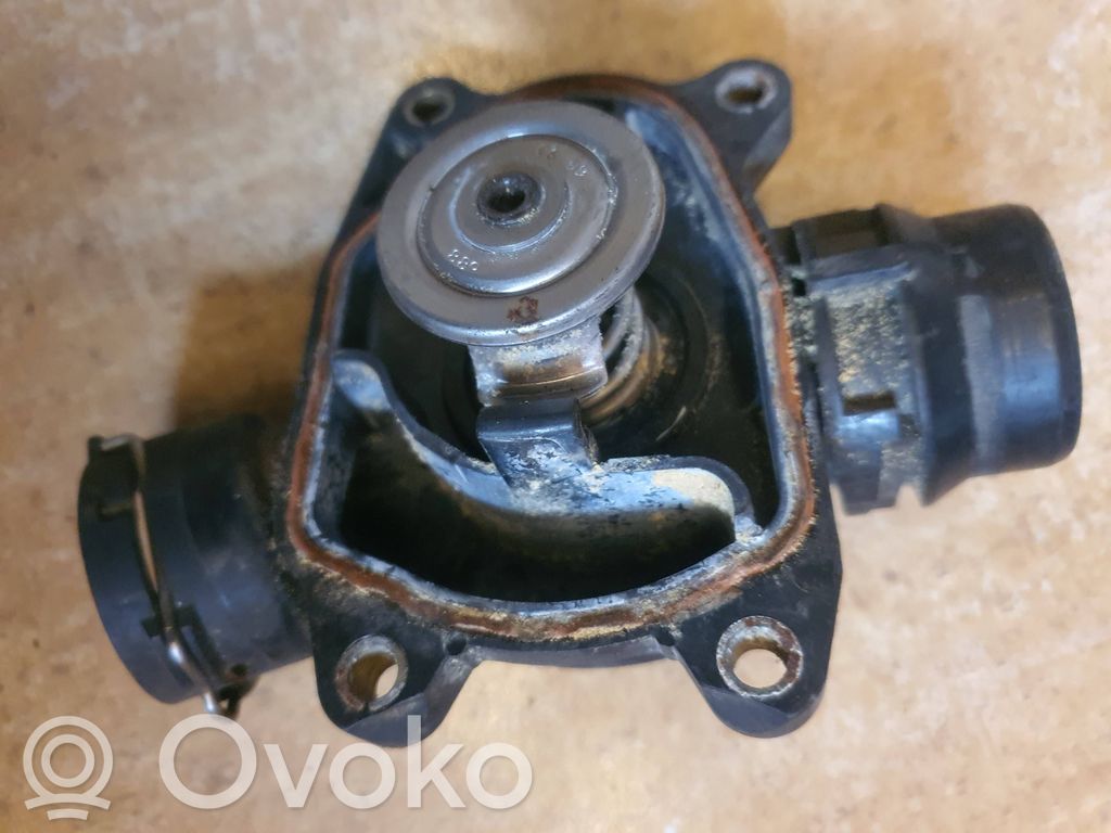 BMW 5 E39 Termostats / termostata korpuss 