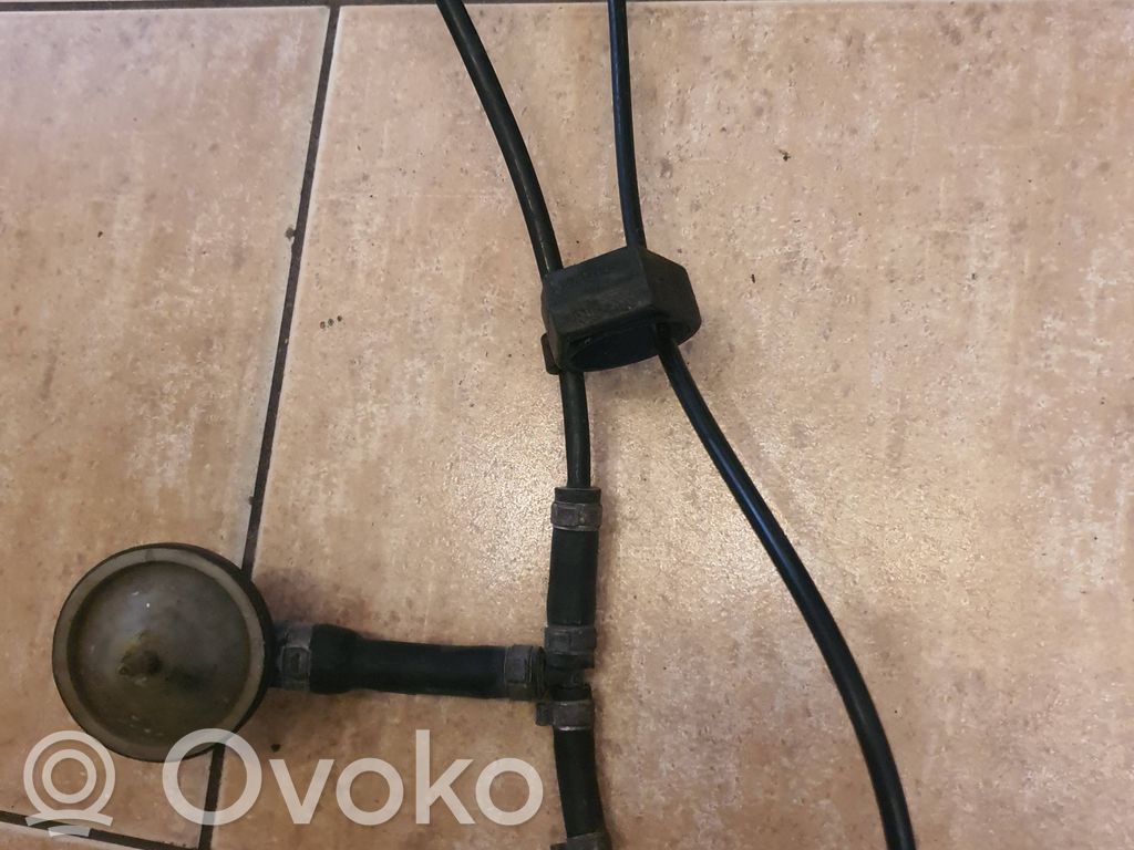 Audi 80 90 S2 B4 Válvula de vacío (Usadas) 