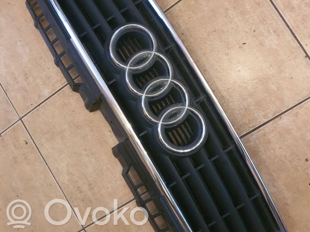 Audi A3 S3 8P Etusäleikkö 