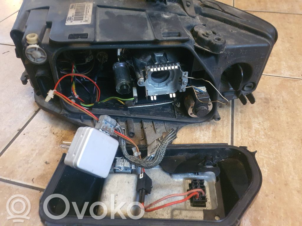 Audi A4 S4 B6 8E 8H Scheinwerfer 