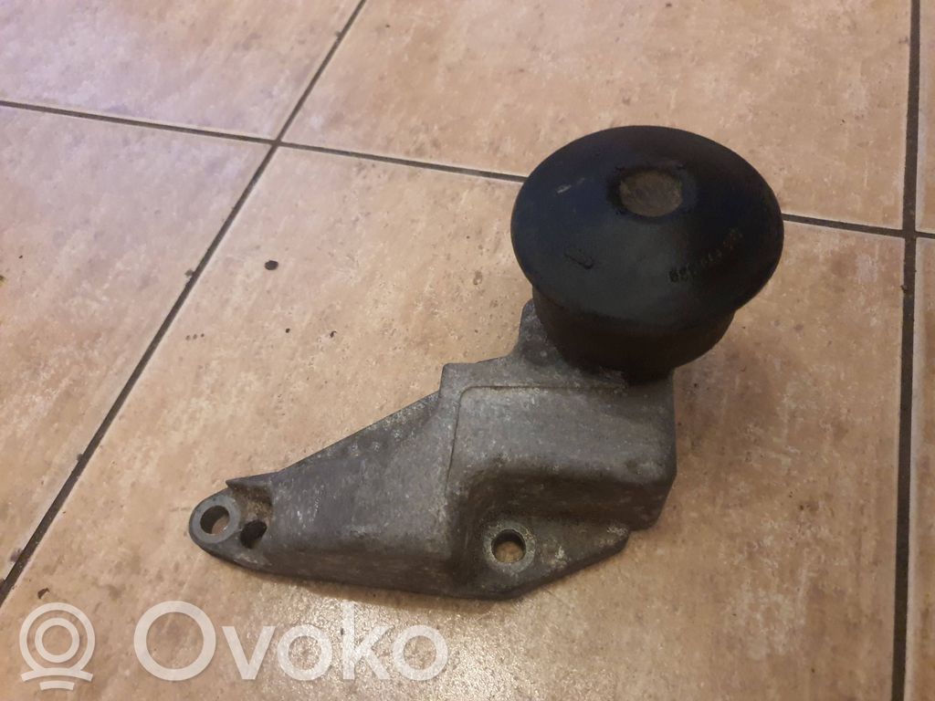 Engine mount bracket   4A0199339,4A0199343D