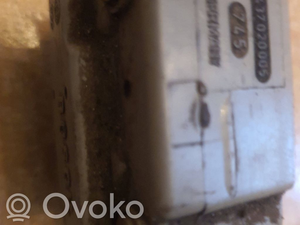 Volkswagen PASSAT B3 Regulator presiune combustibil 