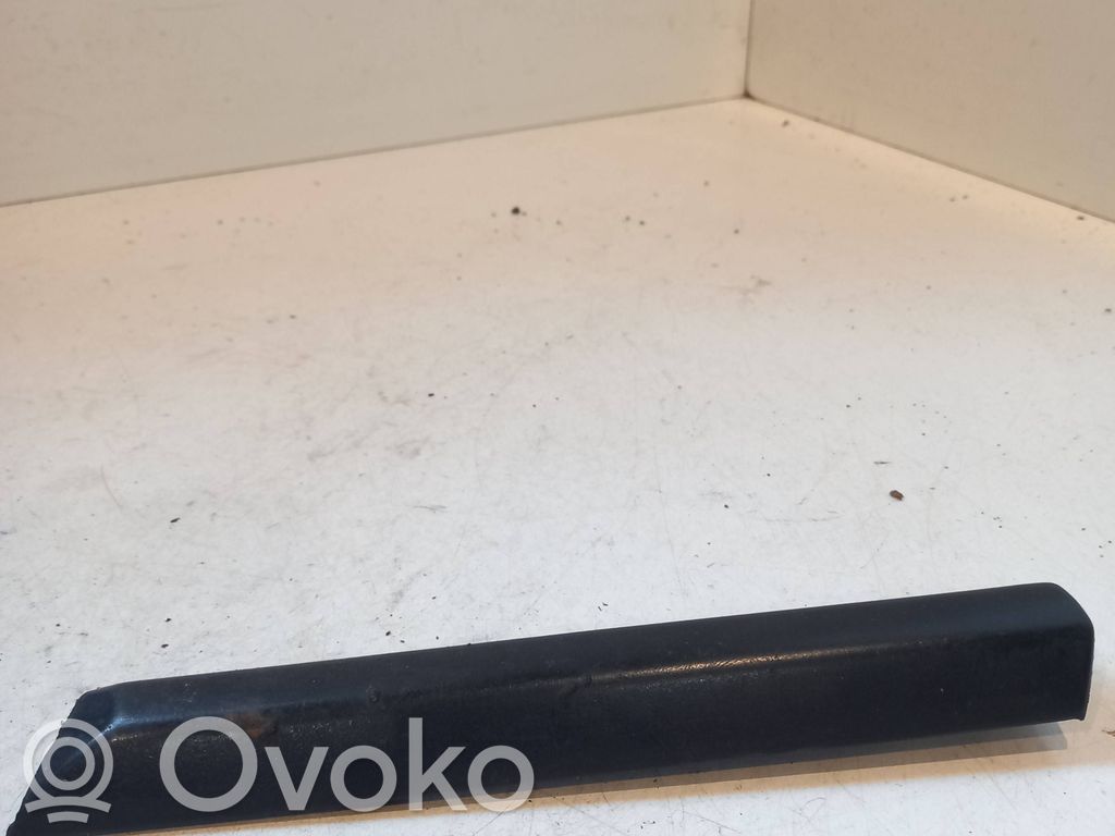 BMW 3 E36 Apdaila sparno (moldingas) 