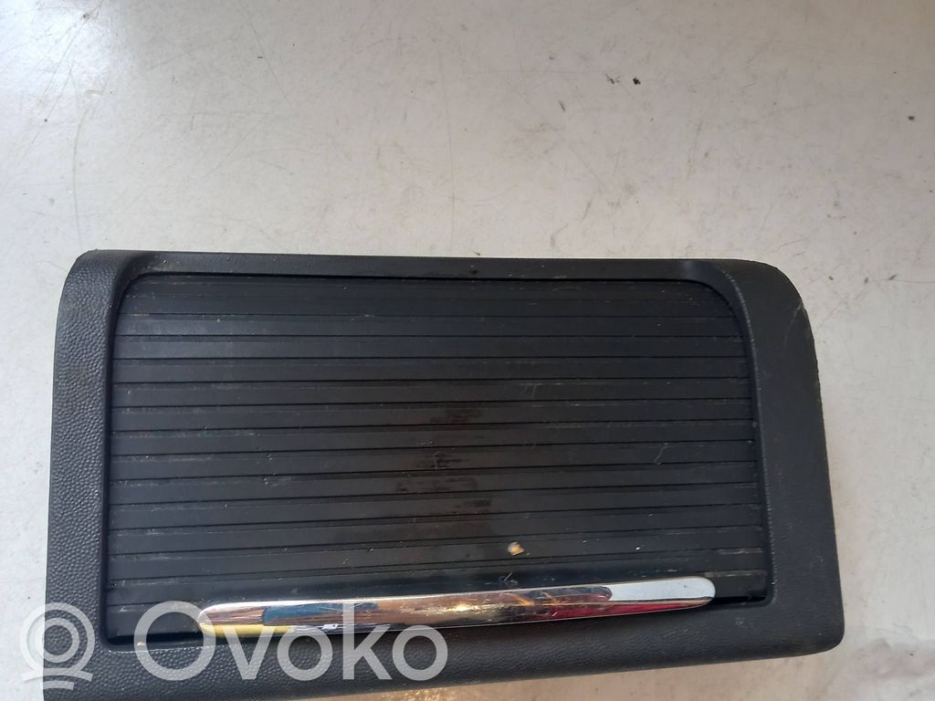 Opel Vectra C Uchwyt na kubek deski rozdzielczej 