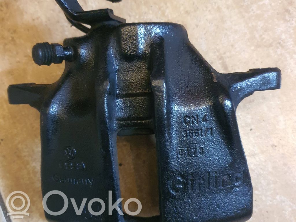 Audi 80 90 S2 B4 Zacisk hamulcowy przedni 