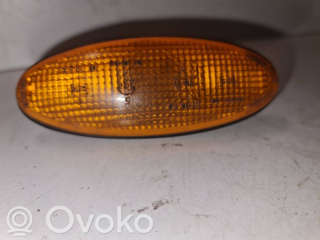 Mazda 626 Front fender indicator light 