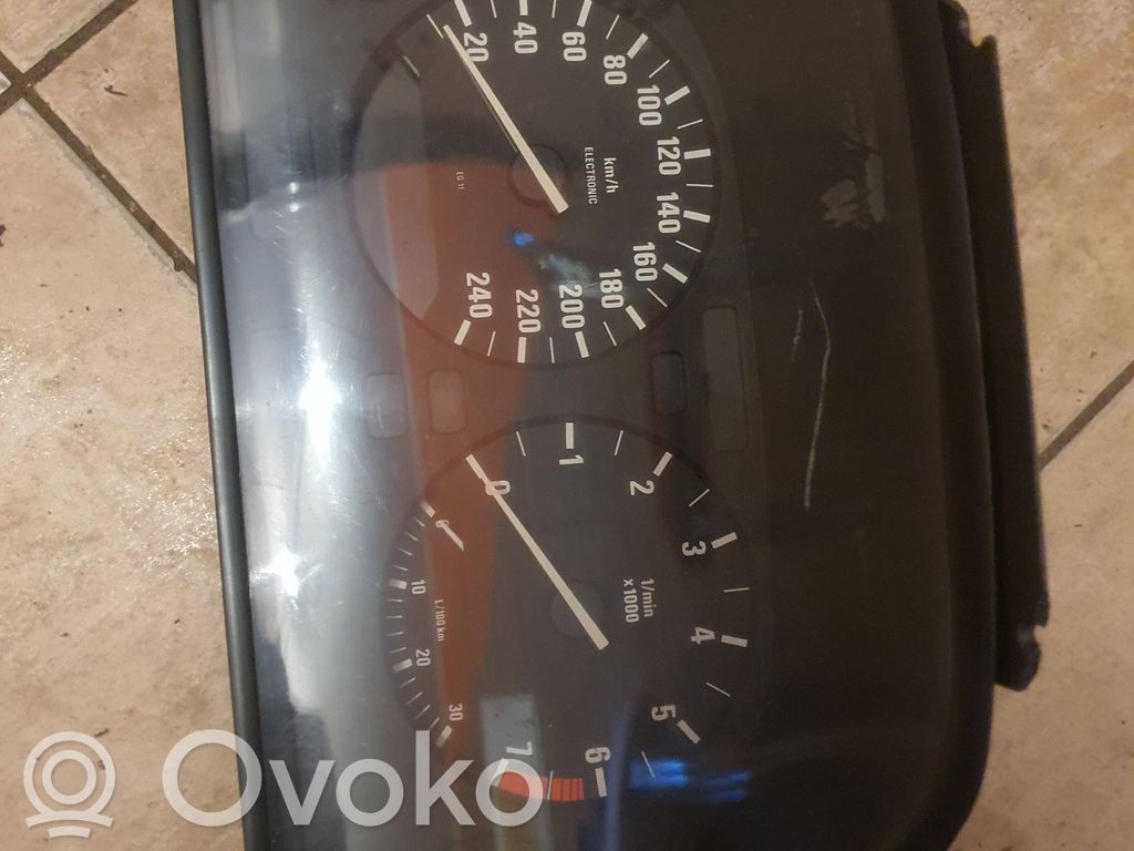 BMW 5 E34 Speedometer (instrument cluster) 