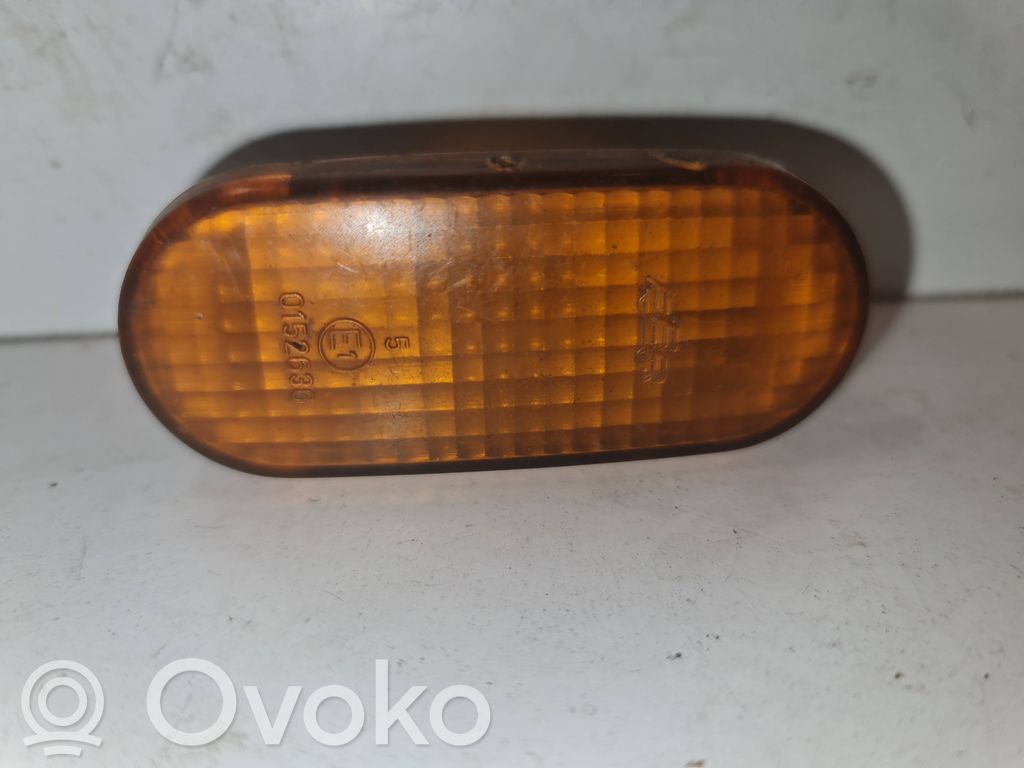 Volkswagen Golf IV Kierunkowskaz błotnika przedniego 