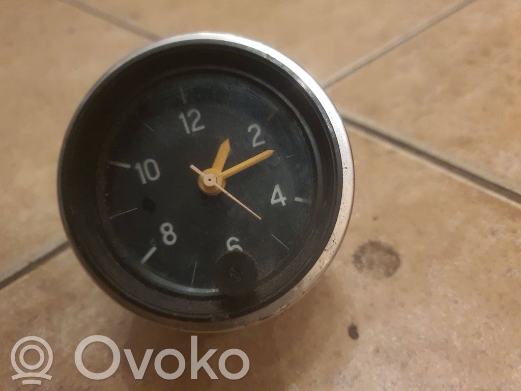 Clock   35649,AHK136649