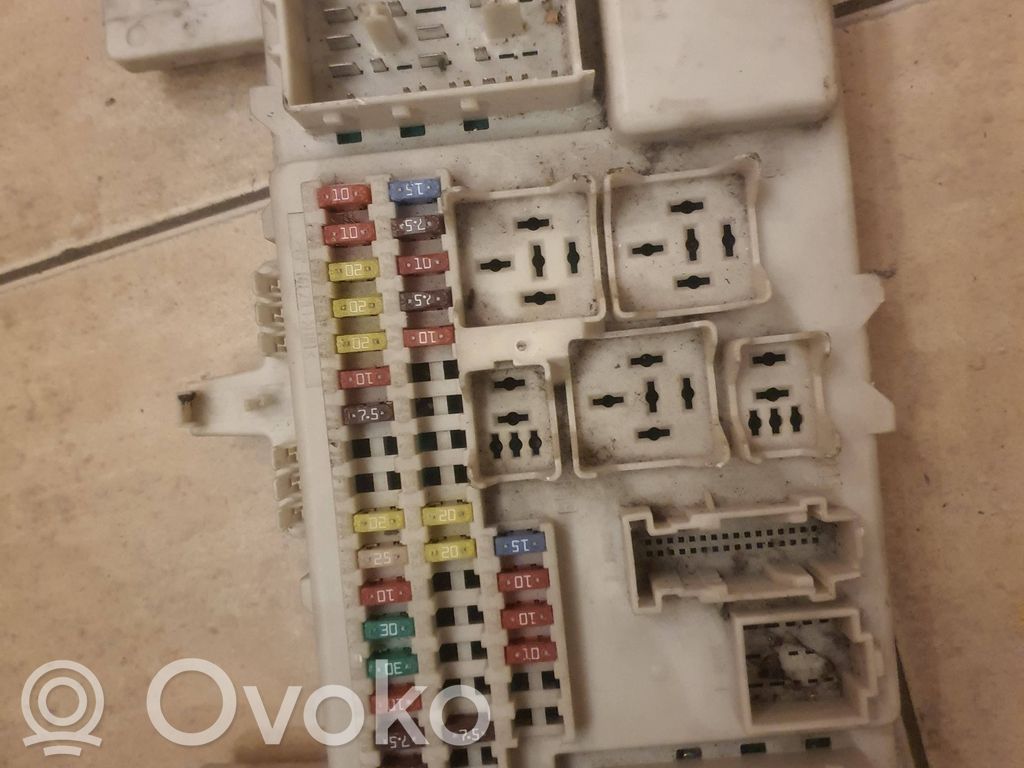 Mazda 3 I Fuse module 