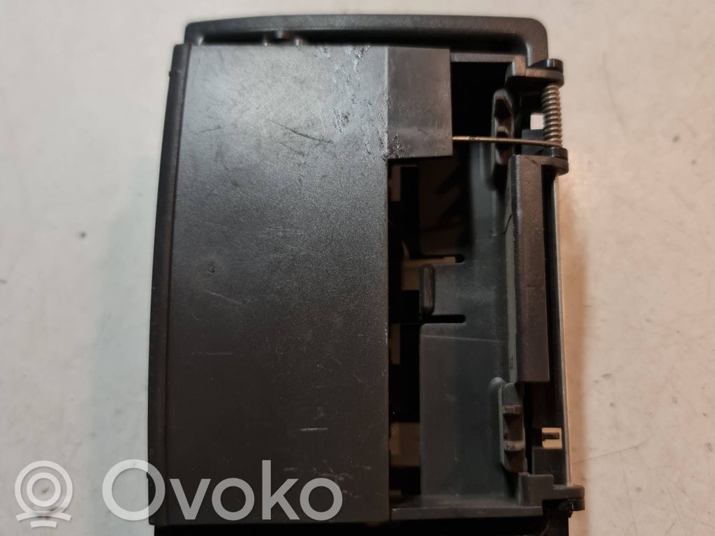 Popielniczka tylna tunelu środkowego   B9204269,9204274