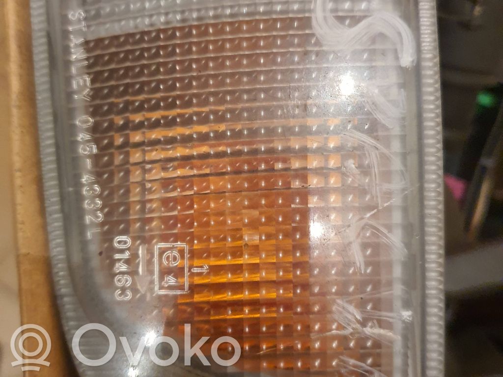 Mitsubishi Space Wagon Frontblinker 
