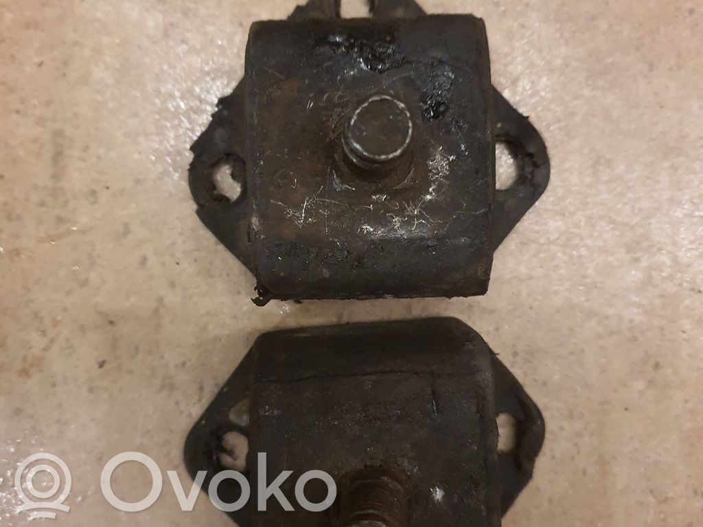 Engine mount bracket   691001020A