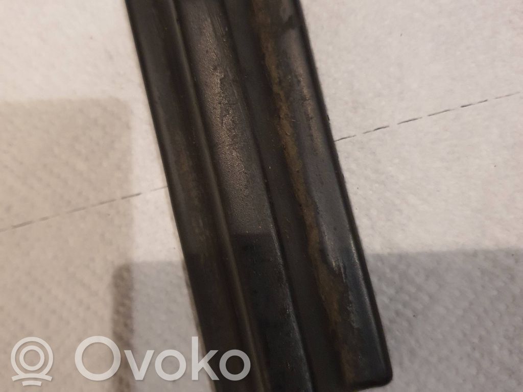Volkswagen Golf II Lokasuojan lista (muoto) 