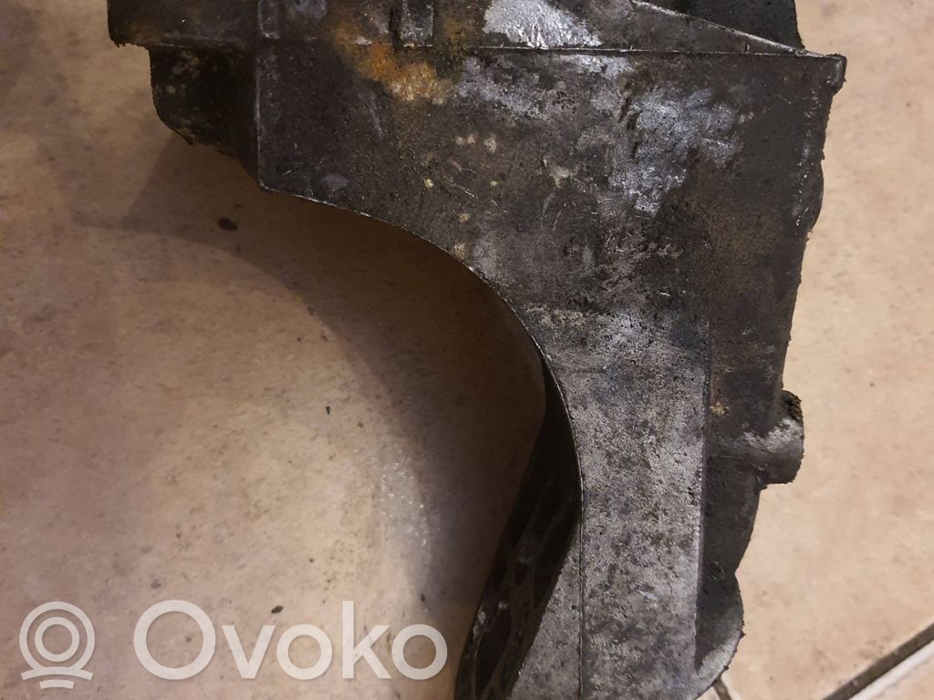 Audi A6 S6 C4 4A Engine mounting bracket 