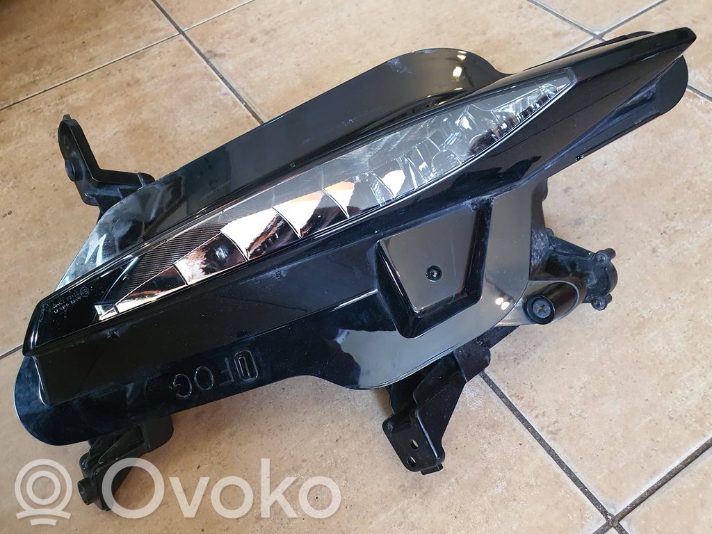 KIA Ceed Miglas lukturis priekšā 