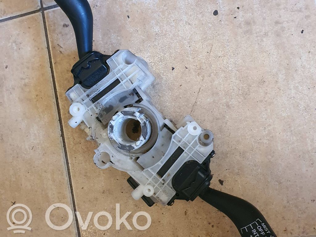 Mazda 626 Pyyhkimen/suuntavilkun vipukytkin 