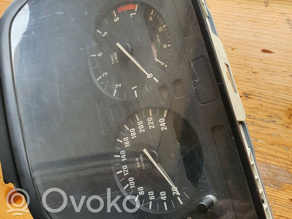 BMW 5 E34 Speedometer (instrument cluster) 